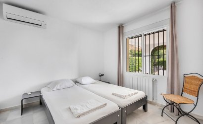 Tweedehands - Villa -
Torrevieja - Playa de los Locos