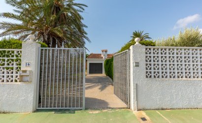 Tweedehands - Villa -
Torrevieja - Playa de los Locos