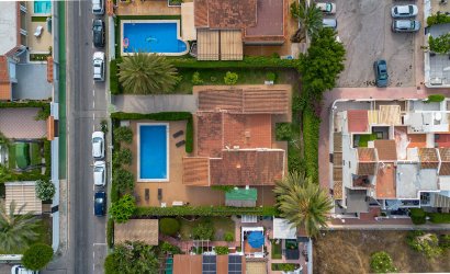 Tweedehands - Villa -
Torrevieja - Playa de los Locos