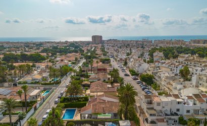 Tweedehands - Villa -
Torrevieja - Playa de los Locos