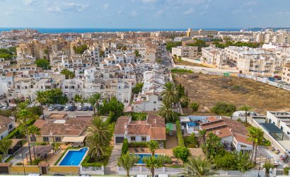 Tweedehands - Villa -
Torrevieja - Playa de los Locos