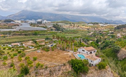 Resale - Country House -
La Nucía