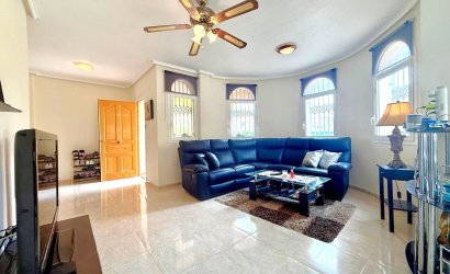 Resale - Villa -
Orihuela Costa - Villamartín