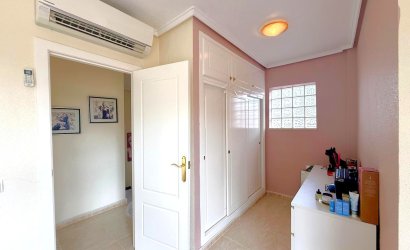 Resale - Villa -
Orihuela Costa - Villamartín