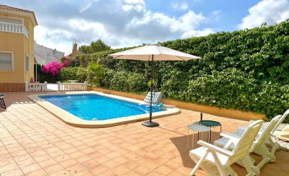 Resale - Villa -
Orihuela Costa - Villamartín