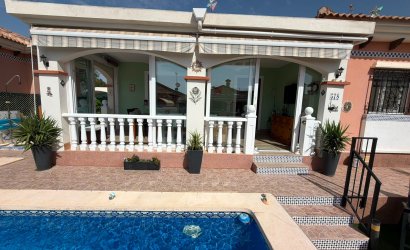 Tweedehands - Villa -
Los Montesinos - La Herrada