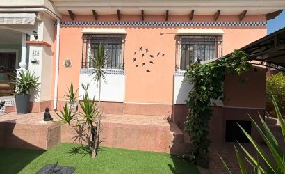 Tweedehands - Villa -
Los Montesinos - La Herrada