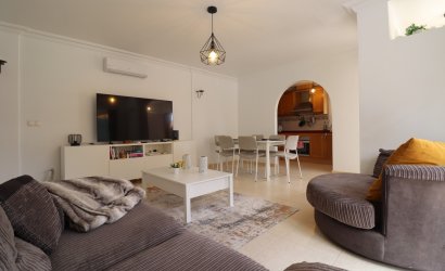 Tweedehands - Villa -
Los Montesinos - La Herrada