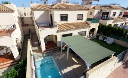Revente - Villa -
Torrevieja - Sector 25