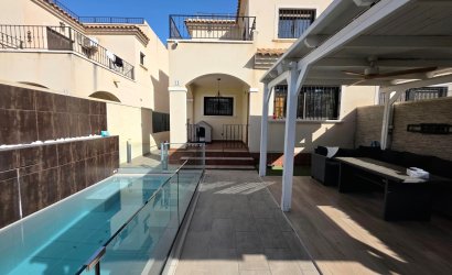 Revente - Villa -
Torrevieja - Sector 25