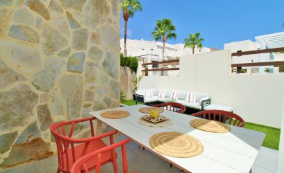 Resale - Villa -
Villamartín - PAU 8