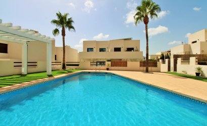 Resale - Villa -
Villamartín - PAU 8