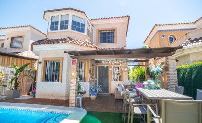 Resale - Townhouse -
Guardamar del Segura - El Raso