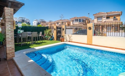 Resale - Townhouse -
Guardamar del Segura - El Raso
