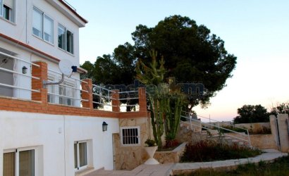 Reventa - Villa -
Torrevieja - Los Balcones