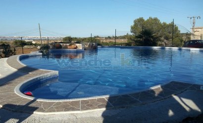 Reventa - Villa -
Torrevieja - Los Balcones