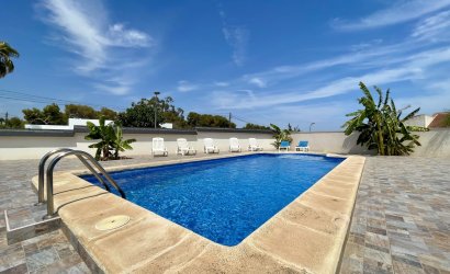 Reventa - Villa -
Torrevieja - Los Balcones