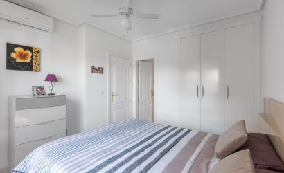 Revente - apartment -
Orihuela Costa - Villamartín